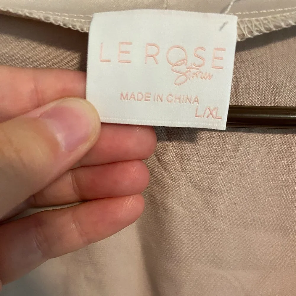 Le Rose Stories Lauren Lace Satin Robe - EUC - Picture 3 of 3